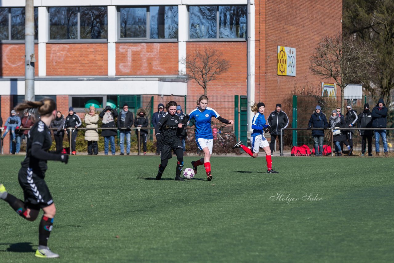 Bild 279 - B-Juniorinnen Halbfinale SVHU - Holstein Kiel : Ergebnis: 3:0